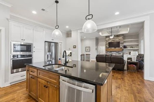 11502 S Roundtree Street S, Olathe, KS 66061