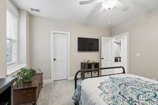 11502 S Roundtree Street S, Olathe, KS 66061