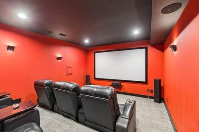 11502 S Roundtree Street S, Olathe, KS 66061