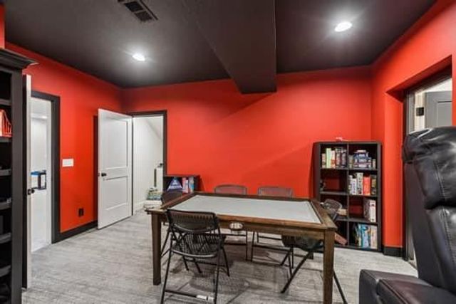 11502 S Roundtree Street S, Olathe, KS 66061