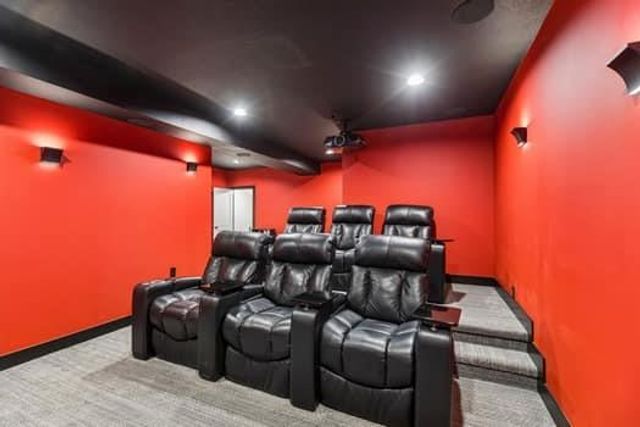 11502 S Roundtree Street S, Olathe, KS 66061