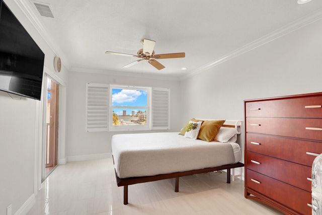 236 Castlewood Drive 305, North Palm Beach, FL 33408