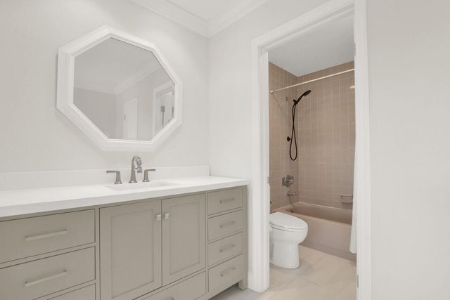 236 Castlewood Drive 305, North Palm Beach, FL 33408