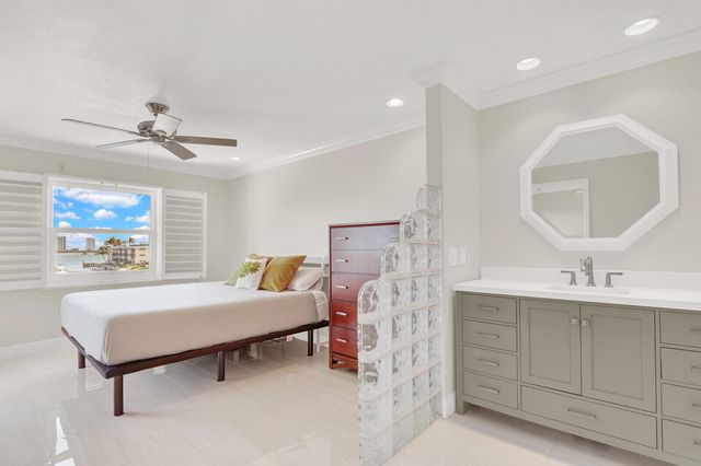 236 Castlewood Drive 305, North Palm Beach, FL 33408