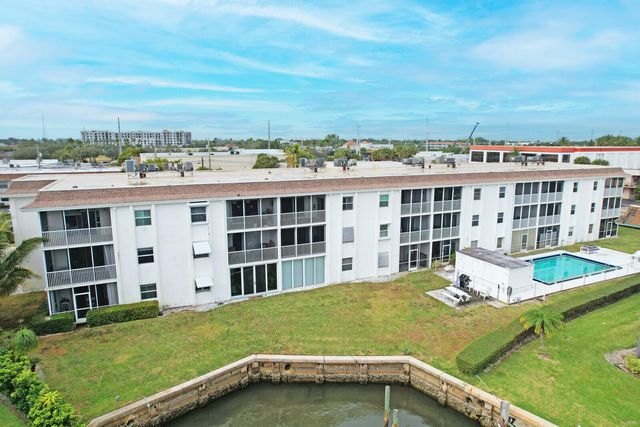 236 Castlewood Drive 305, North Palm Beach, FL 33408