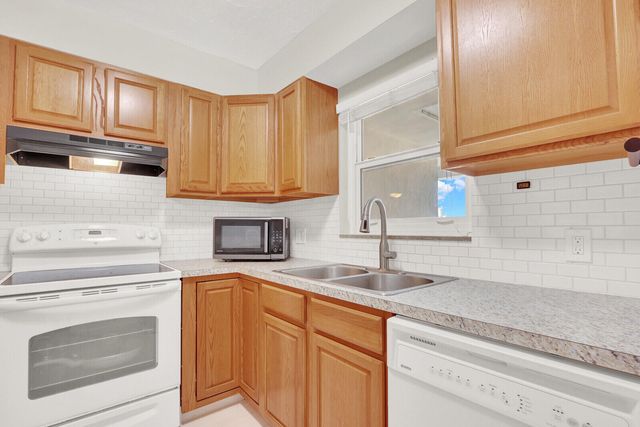 236 Castlewood Drive 305, North Palm Beach, FL 33408