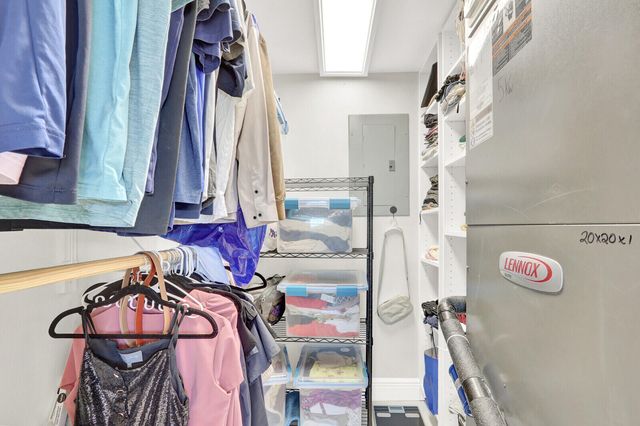 236 Castlewood Drive 305, North Palm Beach, FL 33408