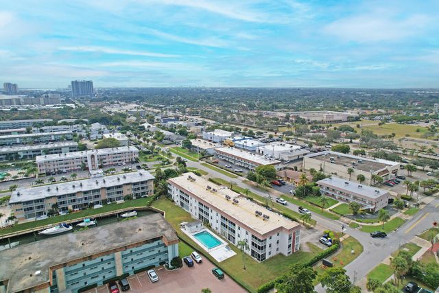 236 Castlewood Drive 305, North Palm Beach, FL 33408