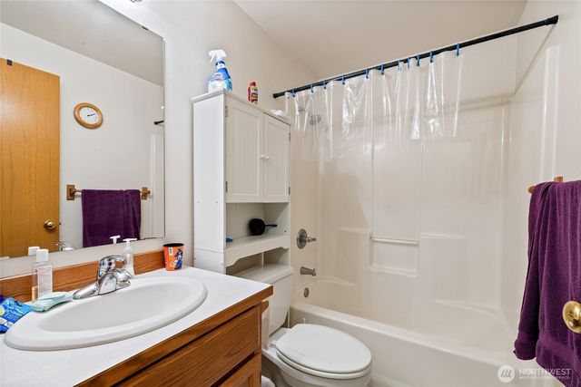 921 Erin Lane W, Eatonville, WA 98328