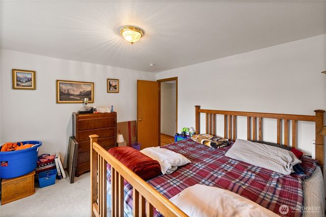 921 Erin Lane W, Eatonville, WA 98328