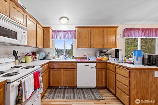 921 Erin Lane W, Eatonville, WA 98328