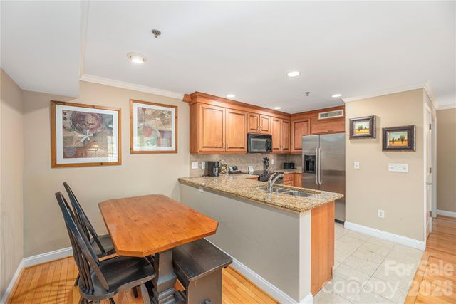 222 Bowling Park Road, Asheville, NC 28803