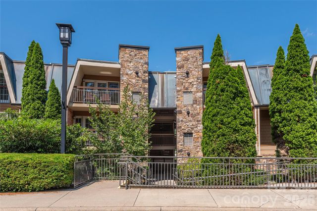 222 Bowling Park Road, Asheville, NC 28803