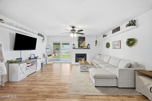 28151 Preakness Drive, Tehachapi, CA 93561