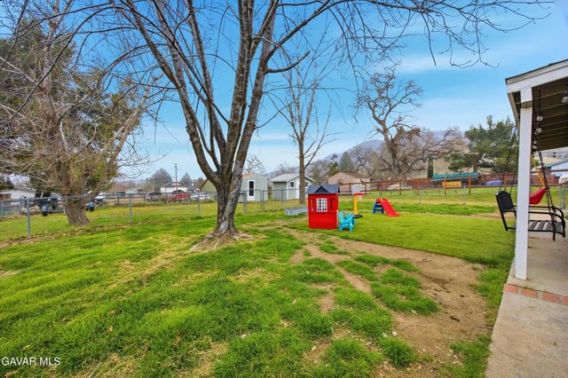 28151 Preakness Drive, Tehachapi, CA 93561