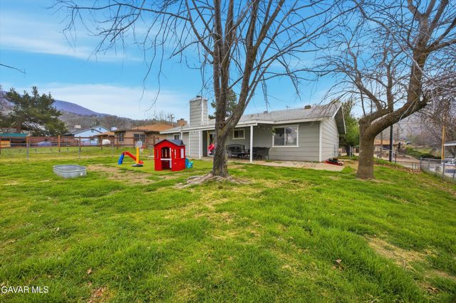 28151 Preakness Drive, Tehachapi, CA 93561