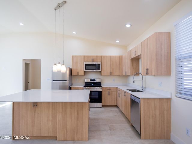 1616 E Hedrick Dr Unit 2, Tucson, AZ 85719