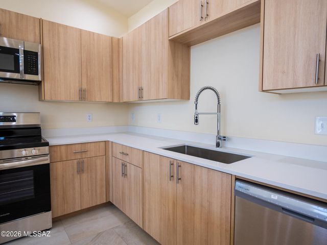1616 E Hedrick Dr Unit 2, Tucson, AZ 85719