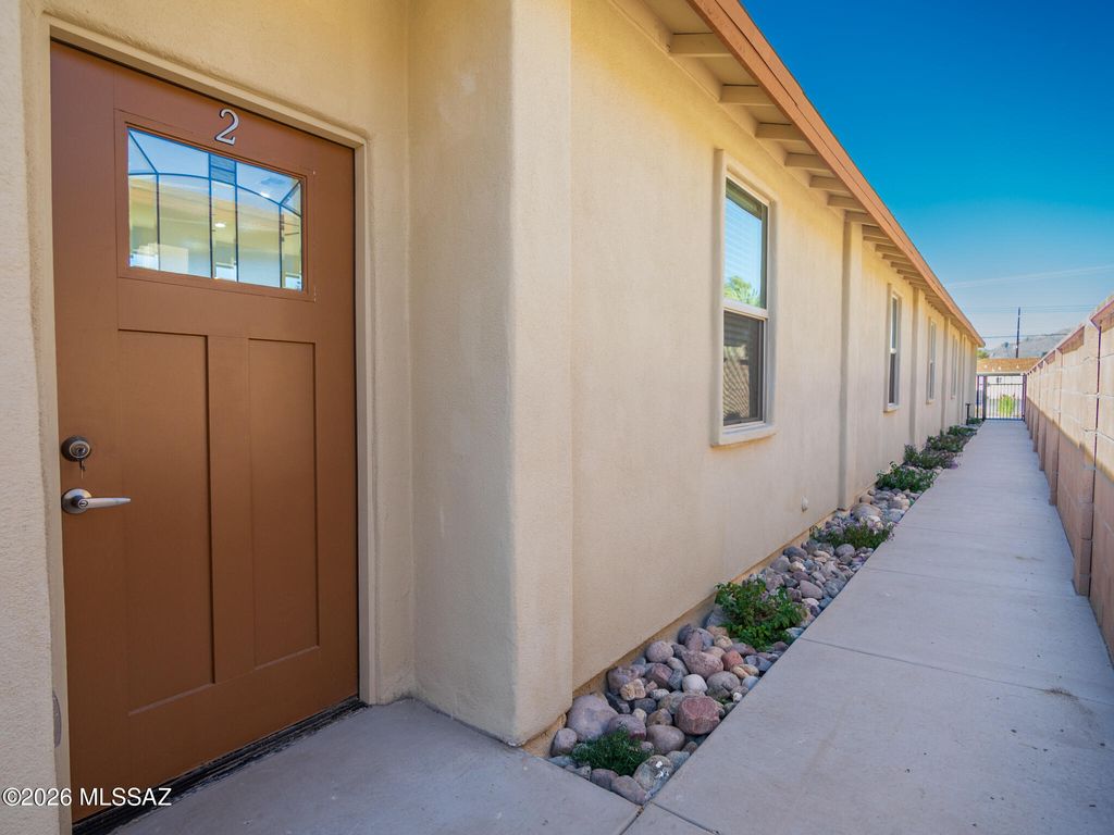 1616 E Hedrick Dr Unit 2, Tucson, AZ 85719