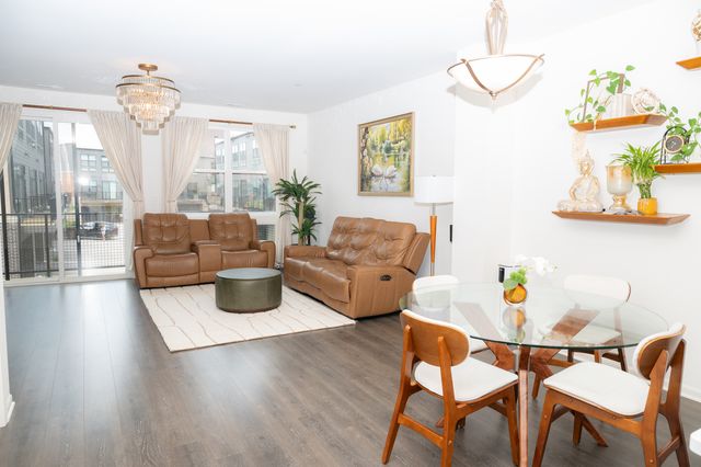 2204 Venture Drive 2204, Schaumburg, IL 60173
