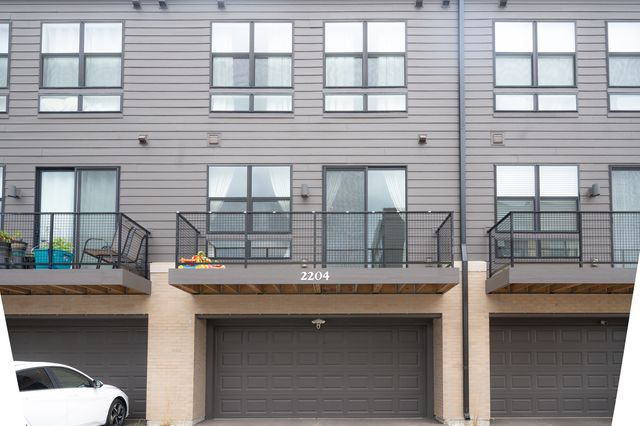 2204 Venture Drive 2204, Schaumburg, IL 60173