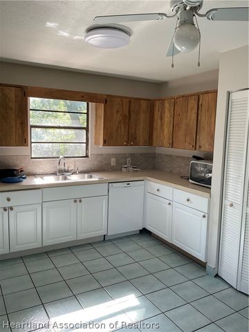 340 Bottlebrush Avenue, Lake Placid, FL 33852