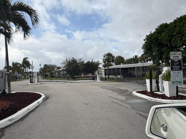 4022 68th Street N 826, Riviera Beach, FL 33404