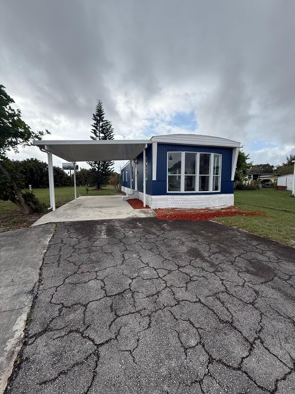 4022 68th Street N 826, Riviera Beach, FL 33404