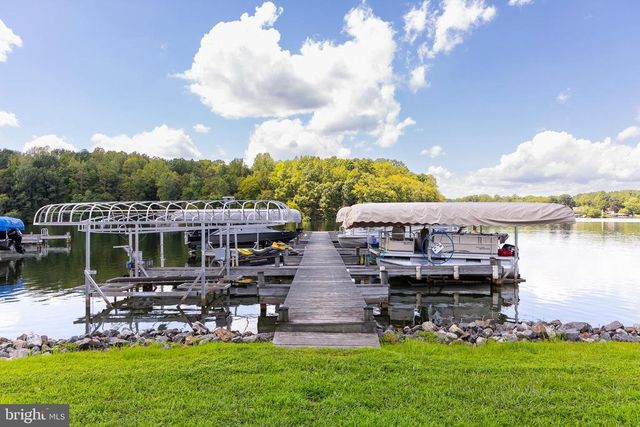 296 ROBBIE RD, Bumpass, VA 23024