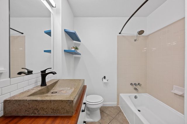 743 E Oltorf ST 203, Austin, TX 78704