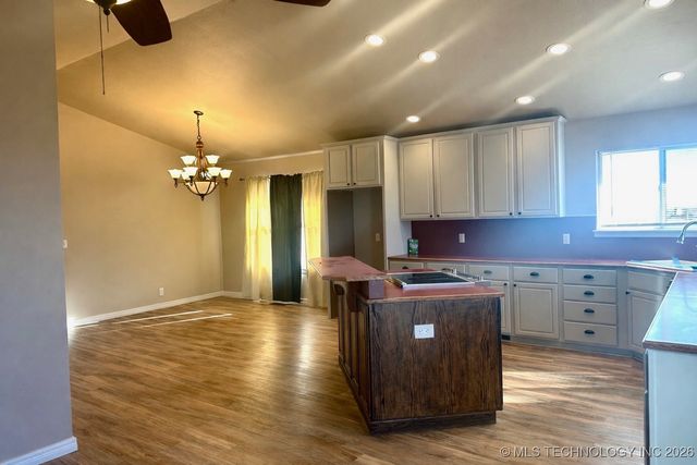 20657 S 4350 Road, Vinita, OK 74301