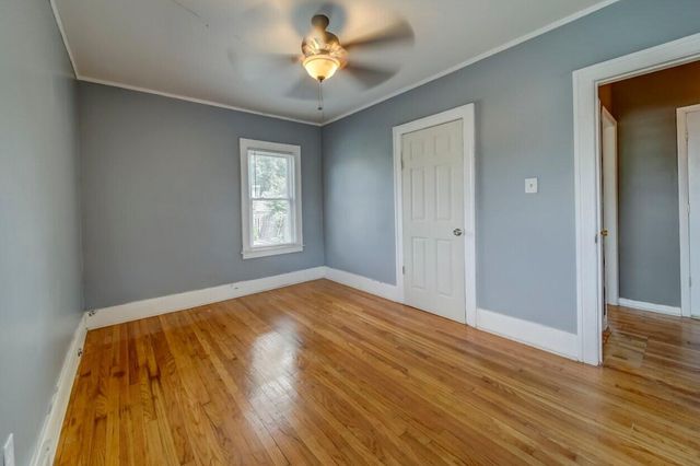 27 E Milton 2, Hazel Park, MI 48030