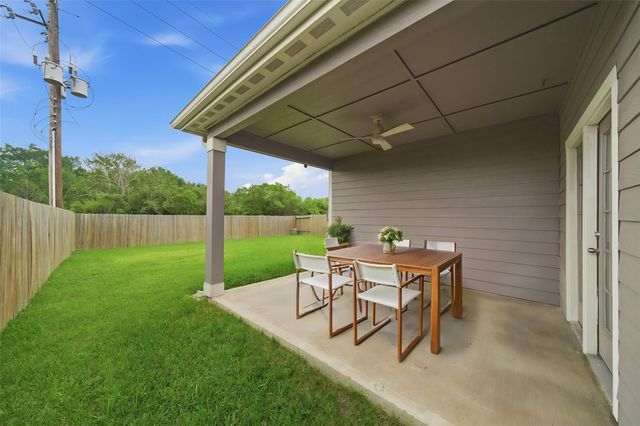 2060 Saras Way, Brookshire, TX 77423