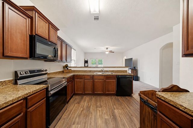 2060 Saras Way, Brookshire, TX 77423