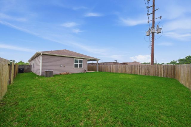 2060 Saras Way, Brookshire, TX 77423