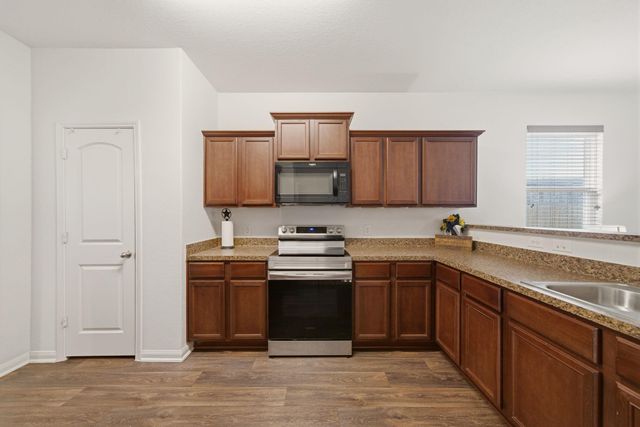 2060 Saras Way, Brookshire, TX 77423