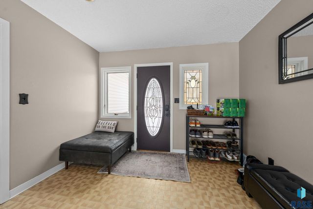 2312 S Phillips Ave Avenue, Sioux Falls, SD 57105