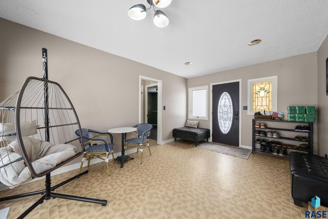 2312 S Phillips Ave Avenue, Sioux Falls, SD 57105