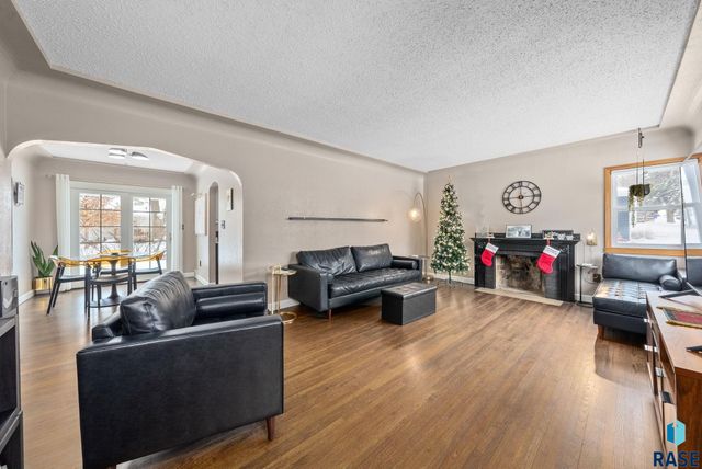 2312 S Phillips Ave Avenue, Sioux Falls, SD 57105