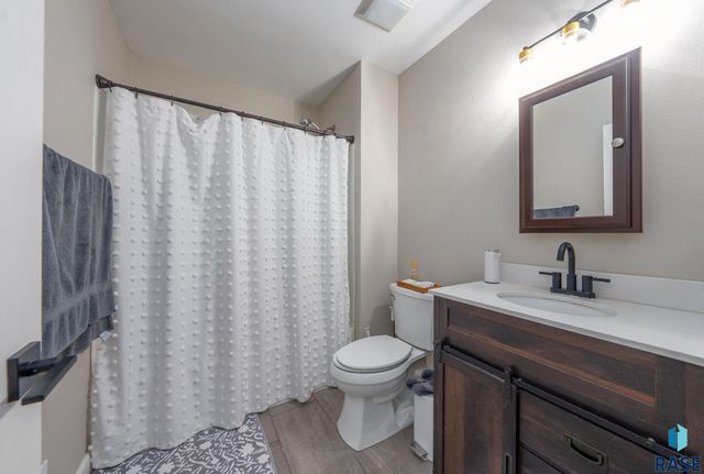 2312 S Phillips Ave Avenue, Sioux Falls, SD 57105