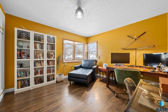 2312 S Phillips Ave Avenue, Sioux Falls, SD 57105