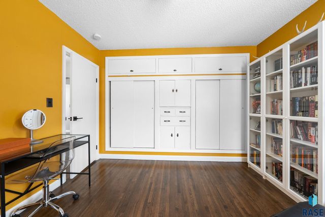 2312 S Phillips Ave Avenue, Sioux Falls, SD 57105