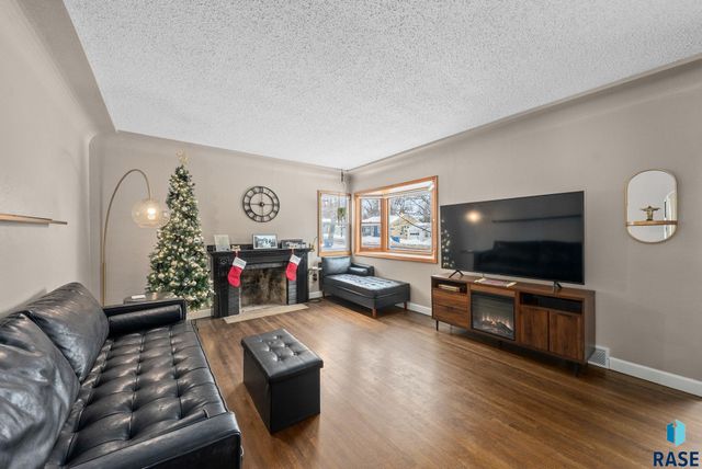 2312 S Phillips Ave Avenue, Sioux Falls, SD 57105