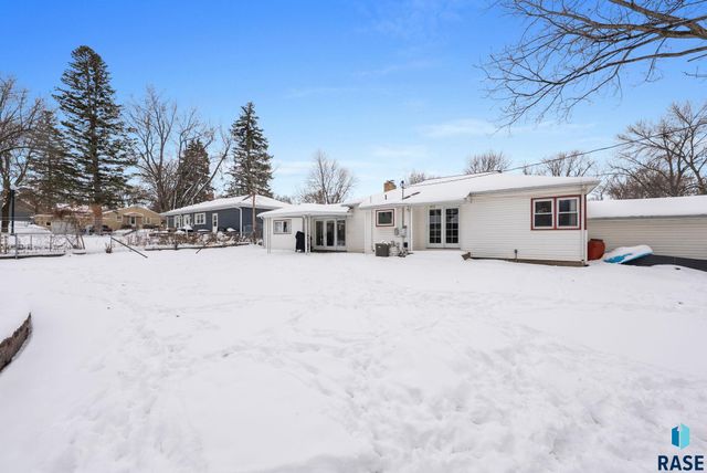 2312 S Phillips Ave Avenue, Sioux Falls, SD 57105