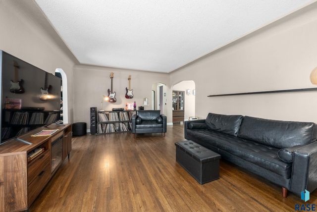 2312 S Phillips Ave Avenue, Sioux Falls, SD 57105