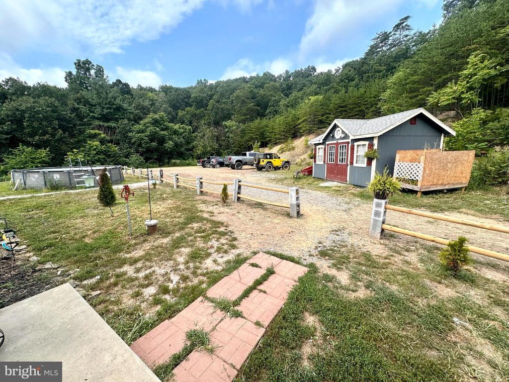 797 WEAVERS CREEK LANE LN, Needmore, PA 17238