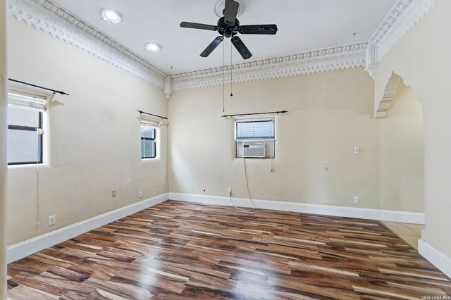 1221 ENCINO DR, Pleasanton, TX 78064