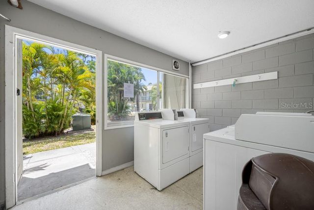 1852 GOLFVIEW AVENUE 12, Fort Myers, FL 33901