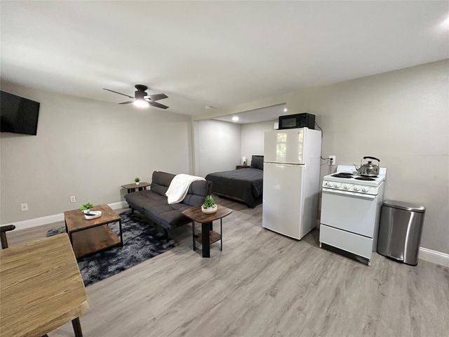 5202 County Road 469, Brazoria, TX 77422