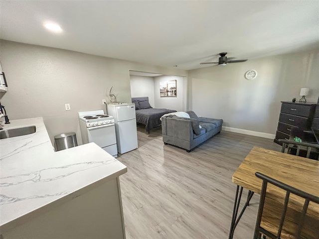 5202 County Road 469, Brazoria, TX 77422